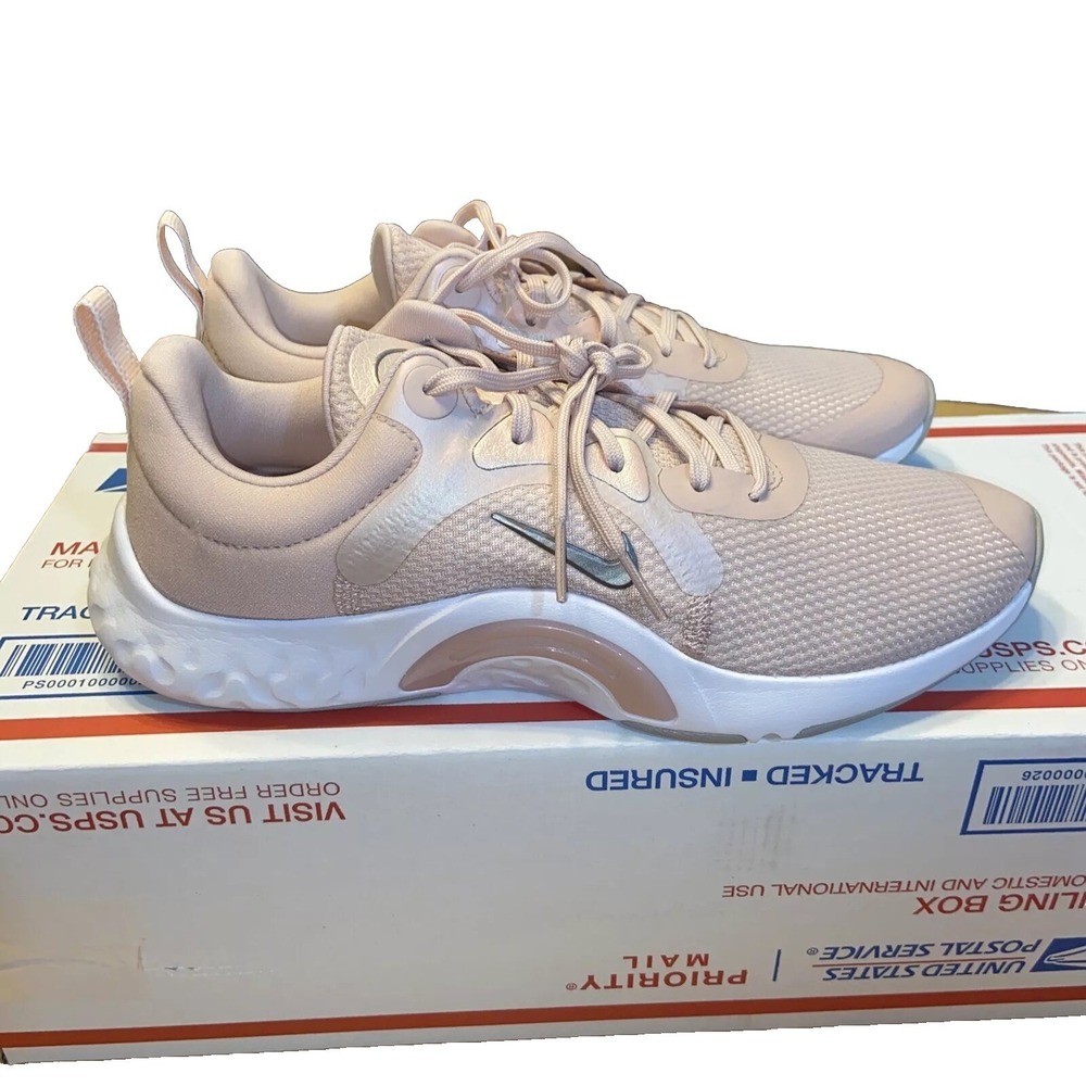 Nike Renew In-Season TR 11 Women's Training Shoes Size 8 Lightweight Athletic Sn